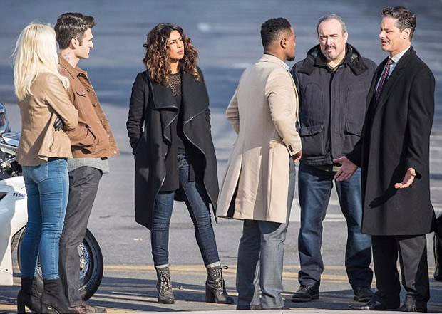 Check out Priyanka Chopra flaunts her new look while shooting for Quantico in NYC4