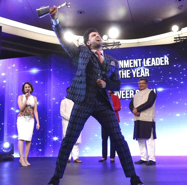 Ranveer Singh just won the Entertainment leader of the year award and he can’t keep calm Ranveer Singh just won the Entertainment leader of the year award and he can’t keep calm