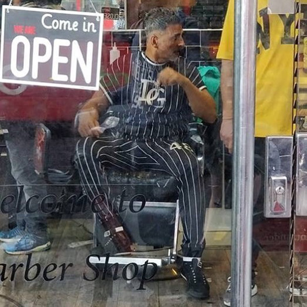 ON THE SETS: Akshay Kumar sports a salt and pepper look on Housefull 4 sets in London ON THE SETS: Akshay Kumar sports a salt and pepper look on Housefull 4 sets in London