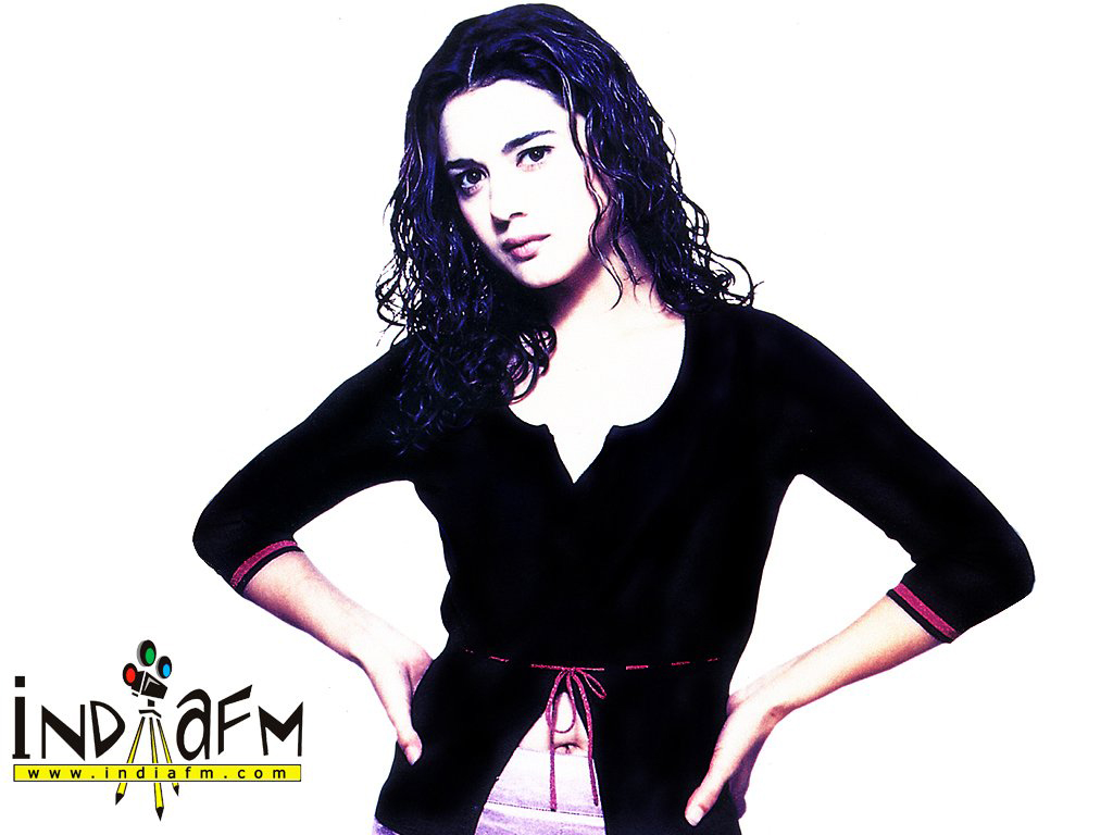 Dil Chahta Hai 2001 Wallpapers Dil Chahta Hai 2001 HD Images Photos Preity zinta 24 dil-chahta-hai-2001-wallpapers-dil-chahta-hai-2001-hd-images-photos-preity-zinta-24