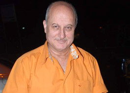 Live Chat: Anupam Kher on January 24 at 1500 hrs IST