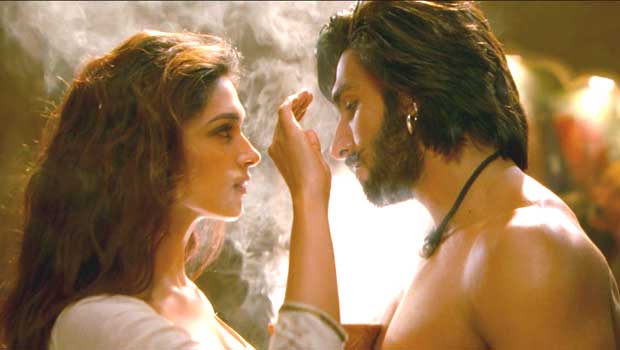 ang-laga-de-re-ram-leela-video-trailer-bollywood-hungama