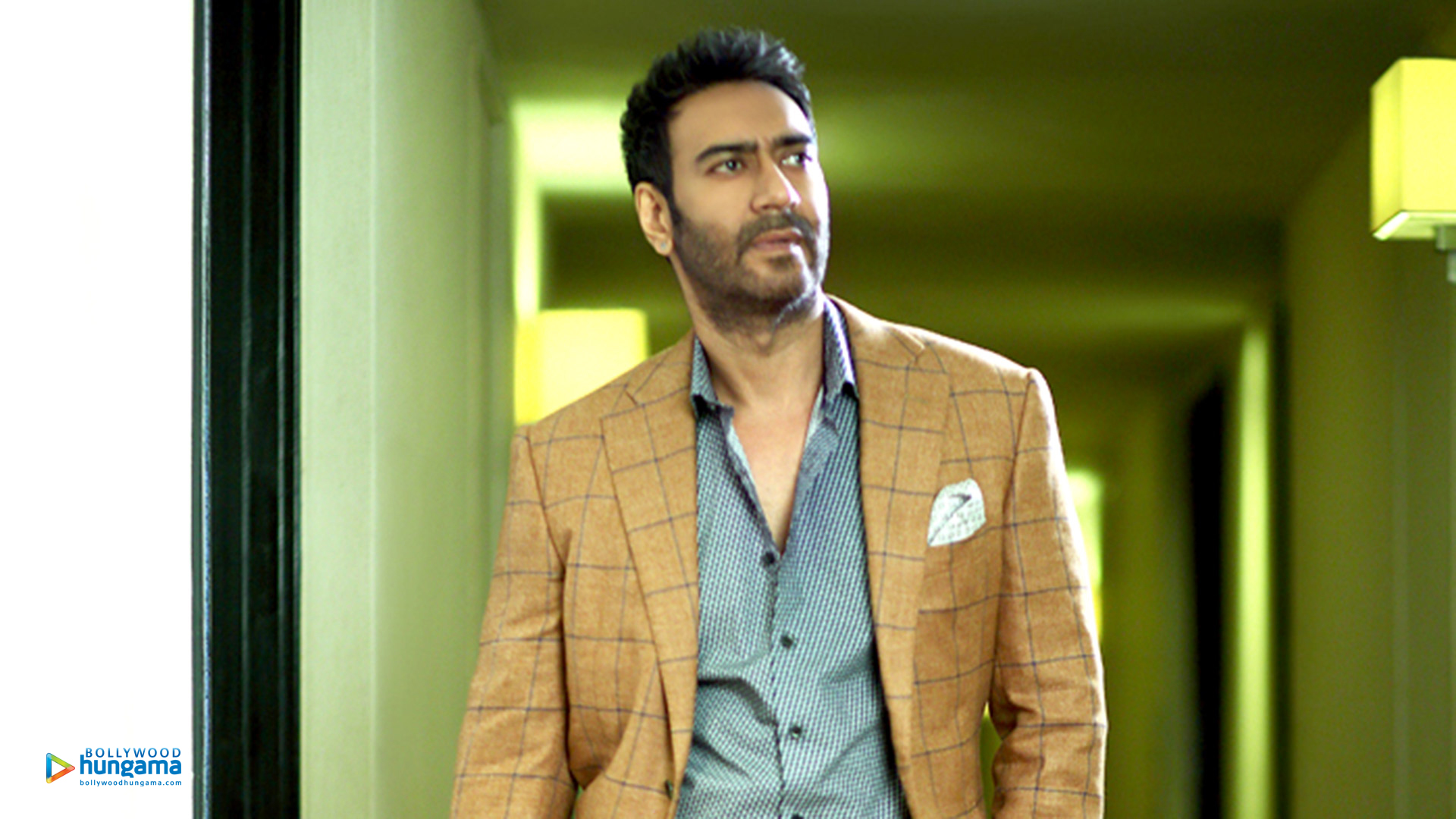Ajay Devgn Wallpapers | ajay-devgn-68 - Bollywood Hungama
