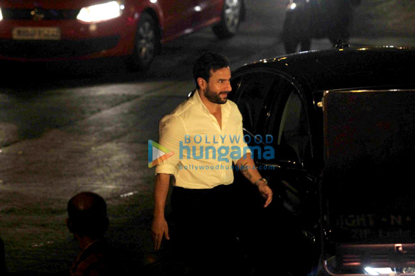 Saif Ali Khan snapped shooting for his untitled movie at Carter Road in Bandra Saif Ali Khan snapped shooting for his untitled movie at Carter Road in Bandra