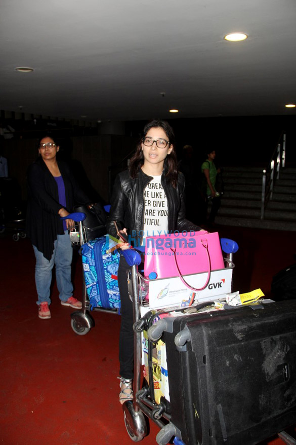 Tamannaah Bhatia, Elli Avram, Prachi Desai & Kiara Advani snapped at the airport Tamannaah Bhatia, Elli Avram, Prachi Desai & Kaira Advani snapped at the airport