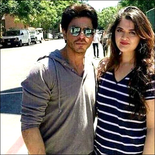 Check out: Shah Rukh Khan poses with fans in US