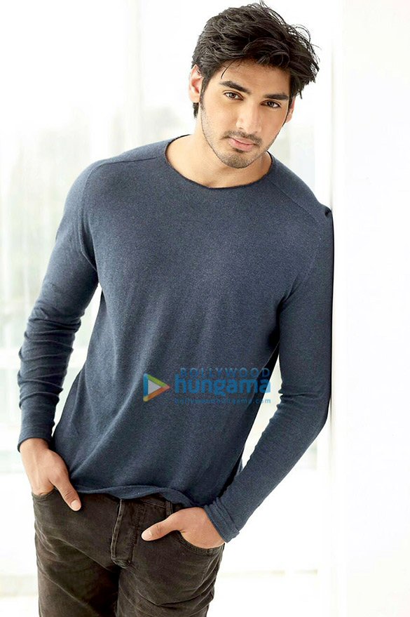 Ahan Shetty Photos, Images, HD Wallpapers, Ahan Shetty HD Images