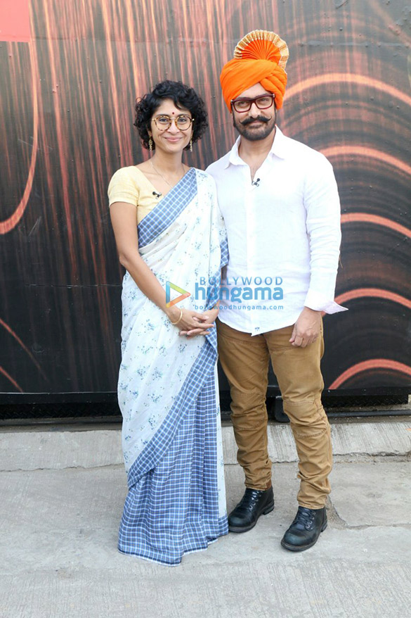 Aamir Khan & Kiran Rao promote Paani Foundation on the sets of Chal Hawa Yeu Dya