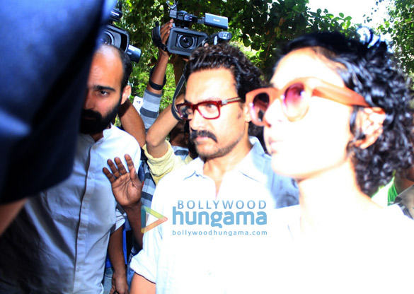 Aamir Khan, Kiran Rao, Kajol and others attend Reema Lagoo’s funeral Aamir Khan, Kiran Rao, Kajol and others attend Reema Lagoo's funeral