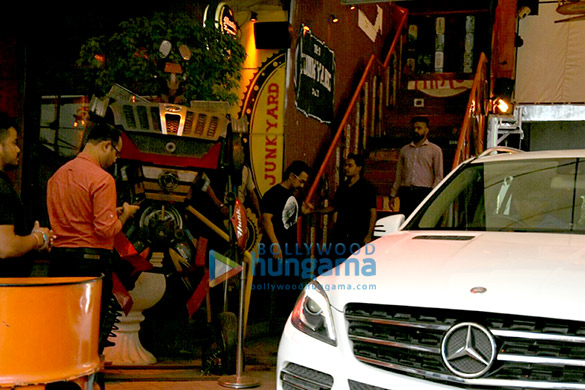 Aamir Khan snapped post his spa session in Bandra Aamir Khan snapped post spa session in Bandra