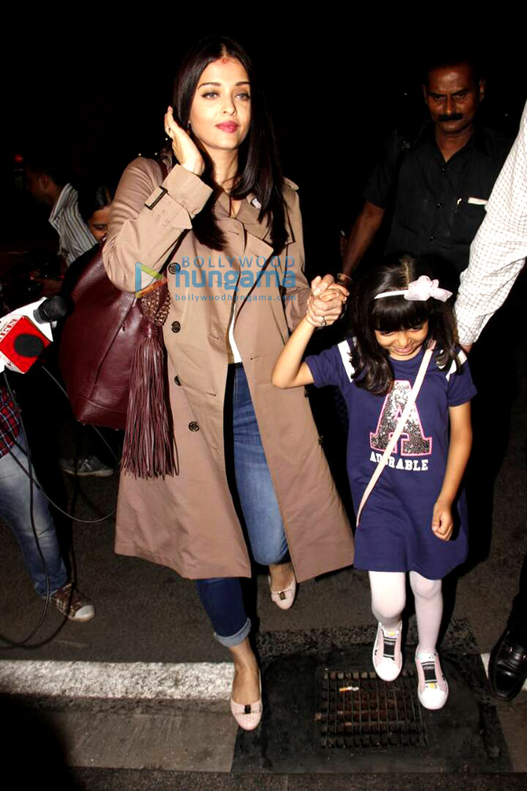 Aishwarya Rai Bachchan and his daughter Aaradhya Bachchan depart for ‘Cannes 2017’ Aishwarya Rai Bachchan and Aaradhya Bachchan depart for Cannes 2017