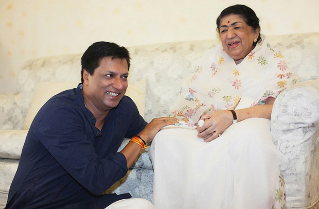 Classic! Madhur Bhandarkar visits Lata Mangeshkar and family ...