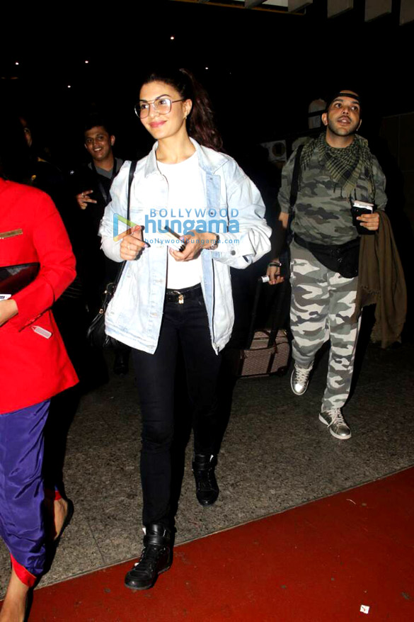 Jacqueline Fernandez, Jackie Shroff and John Abraham snapped at the airport Jacqueline Fernandez, Jackie Shroff and John Abraham snapped at the airport