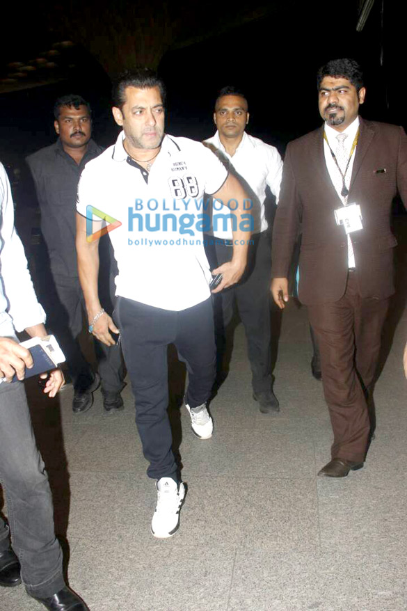 Salman Khan and Deepika Padukone snapped at the airport Salman Khan and Deepika Padukone snapped at the airport