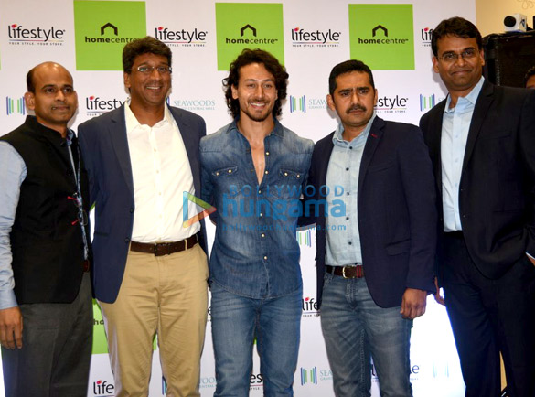 Tiger Shroff graces the inauguration of the Lifestyle store in Seawoods Tiger Shroff at the inauguration of Lifestyle store in seawoods