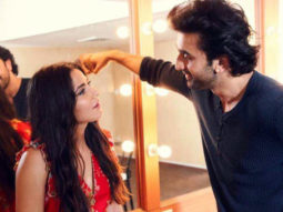 What Are Ranbir Kapoor & Katrina Kaif Talking About?