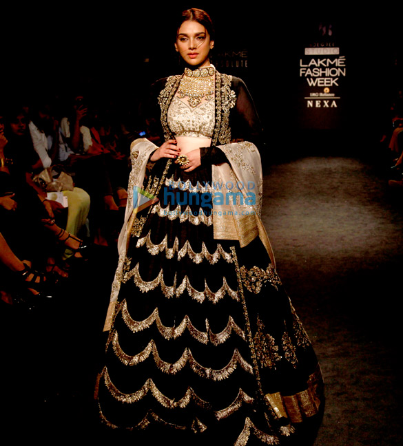 Aditi Rao Hydari walks for Jayanti Reddy at Lakme Fashion Week 2017 Aditi Rao Hydari walks for Jayanti Reddy at Lakme Fashion Week 2017