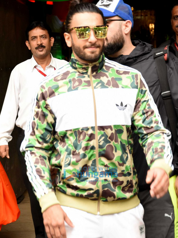 Ranveer Singh snapped post gym in Bandra Ranveer Singh snapped post gym in Bandra