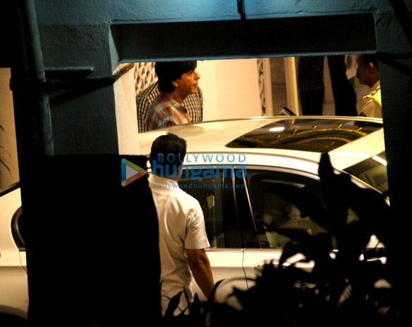 Shah Rukh Khan spotted at Dilip Kumar’s house Shah Rukh Khan spotted at Dilip Kumar's house