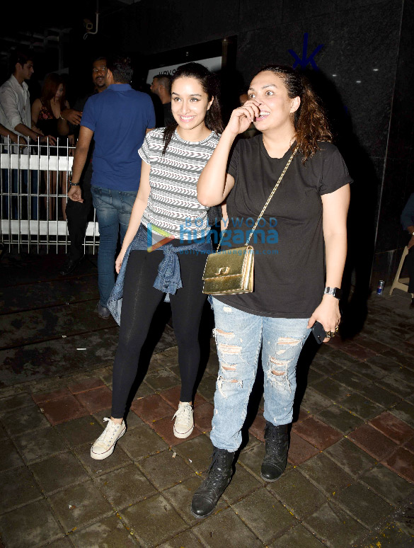 Shraddha Kapoor snapped with her friend post dinner at Hakkasan Shraddha Kapoor snapped with her friend post dinner at Hakkasan