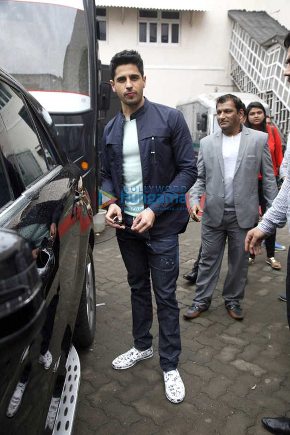 Sidharth Malhotra snapped post an ad shoot Sidharth Malhotra snapped post an ad shoot