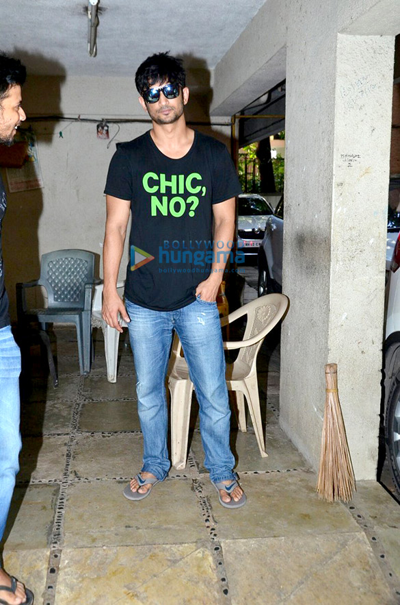 Sushant Singh Rajput and Sara Ali Khan snapped post meeting at Abhishek Kapoor’s office Sushant Singh Rajput and Sara Ali Khan snapped post meeting at Abhishek Kapoor's office