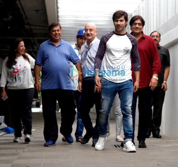 Varun Dhawan and family snapped post David Dhawan’s birthday lunch at Hakkasan Varun Dhawan and family snapped post David Dhawan’s birthday lunch at Hakkasan