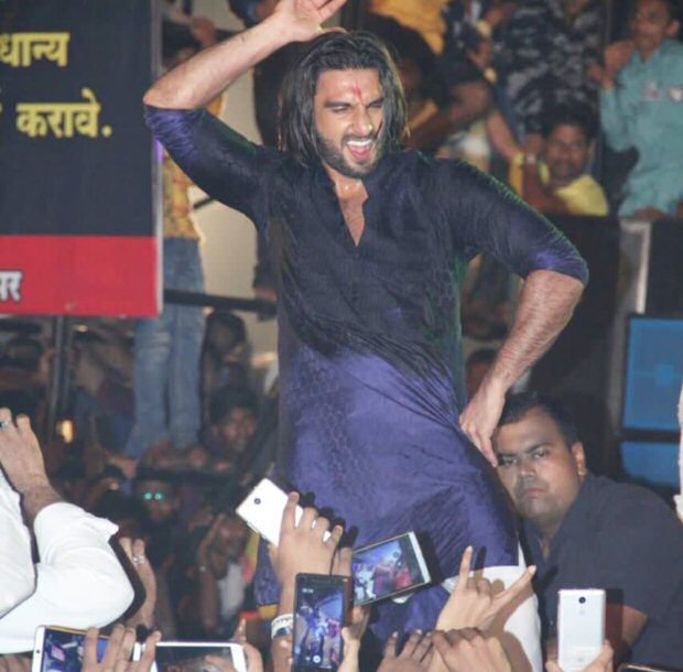 https://media2.bollywoodhungama.in/wp-content/uploads/2017/08/WATCH-Ranveer-Singh-creates-fan-frenzy-while-dancing-to-Malhari-at-Dahi-Handi-celebrations1.jpg