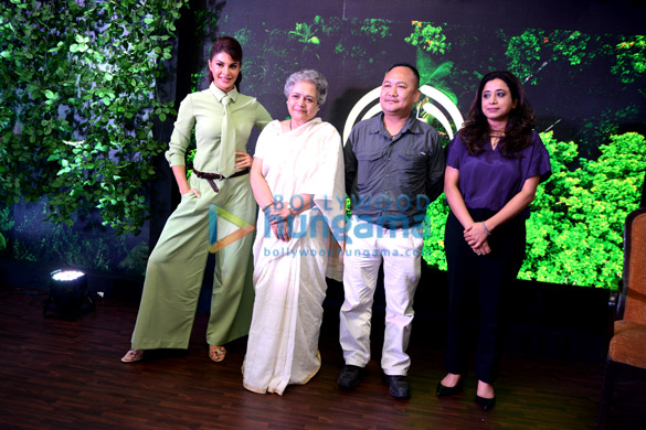 Jacqueline Fernandez snapped promoting the Body Shop in Delhi Jacqueline Fernandez snapped promoting the Body Shop in Delhi