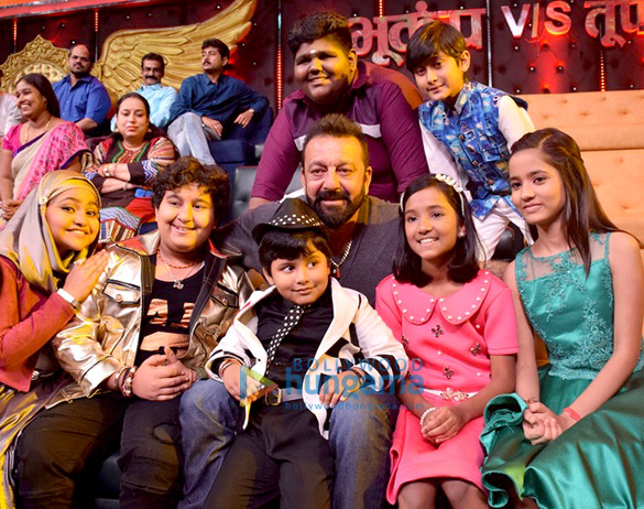 Sanjay Dutt meets the contestants of ‘Sa Re Ga Ma Pa L’il Champs’ Sanjay Dutt meets the contestants of 'Sa Re Ga Ma Pa L'il Champs'