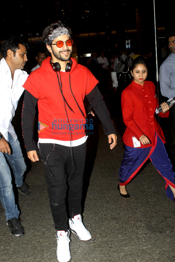 Varun Dhawan and Richa Chadda snapped at the airport Varun Dhawan and Richa Chadda snapped at the airport