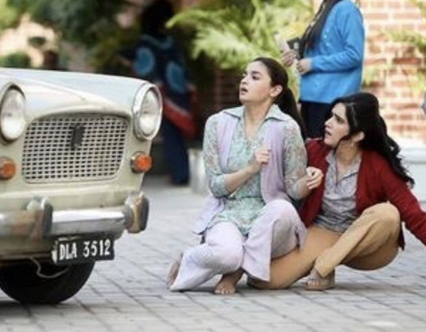 CHECK OUT Alia Bhatt shoots for Raazi at the iconic Miranda House in Delhi2