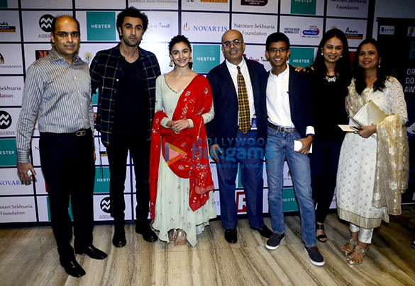 Alia Bhatt and Ranbir Kapoor at Nehru Centre to spread awarness on organ donation Alia Bhatt and Ranbir Kapoor at Nehru Centre to spread awarness on organ donation