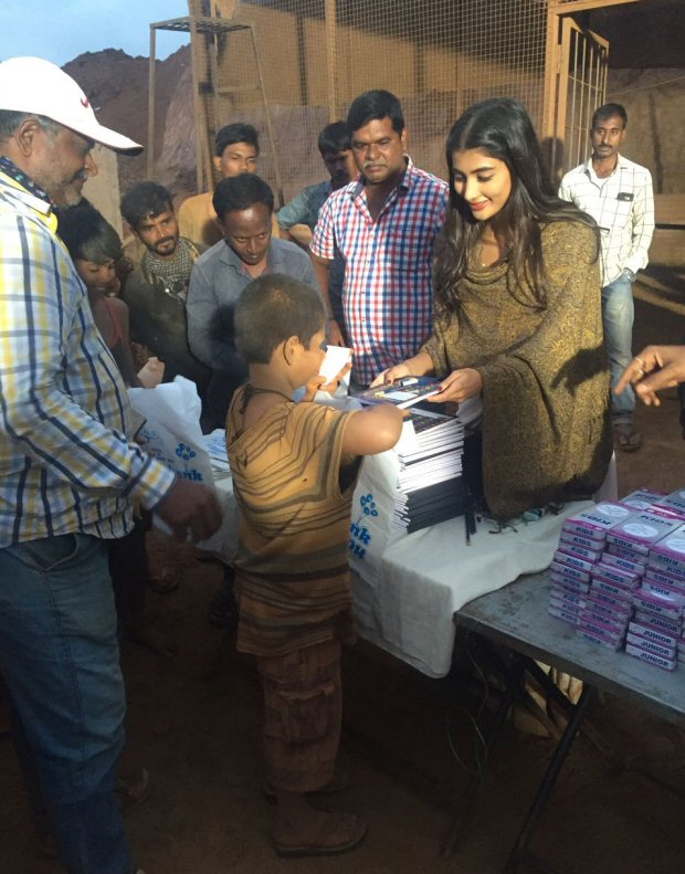 Check out Pooja Hegde distributes books to 100 kids on