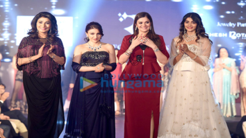 Soha Ali Khan, Pooja Hegde walks for Rebecca Dewan