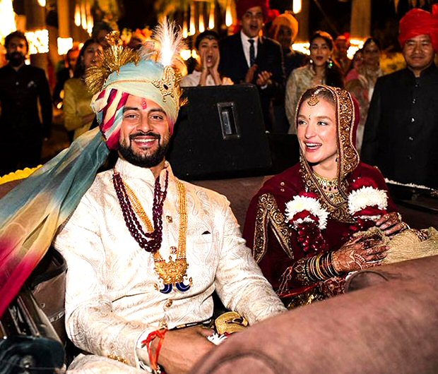 #2017Recap 10 Bollywood celebrities who had dreamy weddings in 2017-8