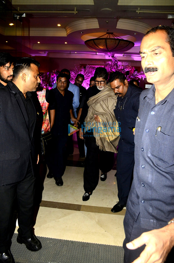 Celebs grace Krunal Pandya and Pankhuri Sharma’s wedding reception Celebs grace Krunal Pandya and Pankhuri Sharma's wedding reception