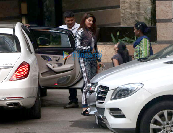 Jacqueline Fernandez spotted after gym in Bandra Jacqueline Fernandez spotted after gym in Bandra