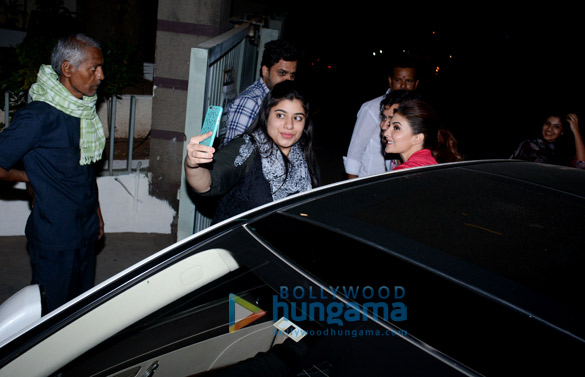 Jacqueline Fernandez spotted in Bandra Jacqueline Fernandez spotted in Bandra
