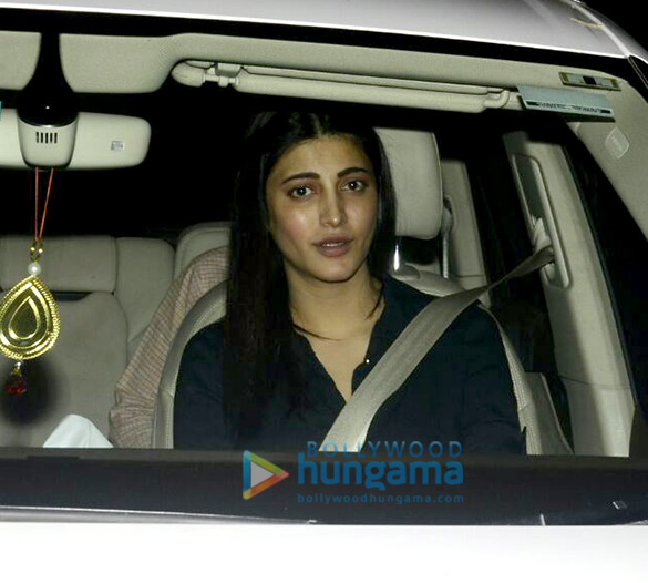 Shruti Haasan spotted house hunting in Khar Shruti Haasan spotted house hunting in Khar