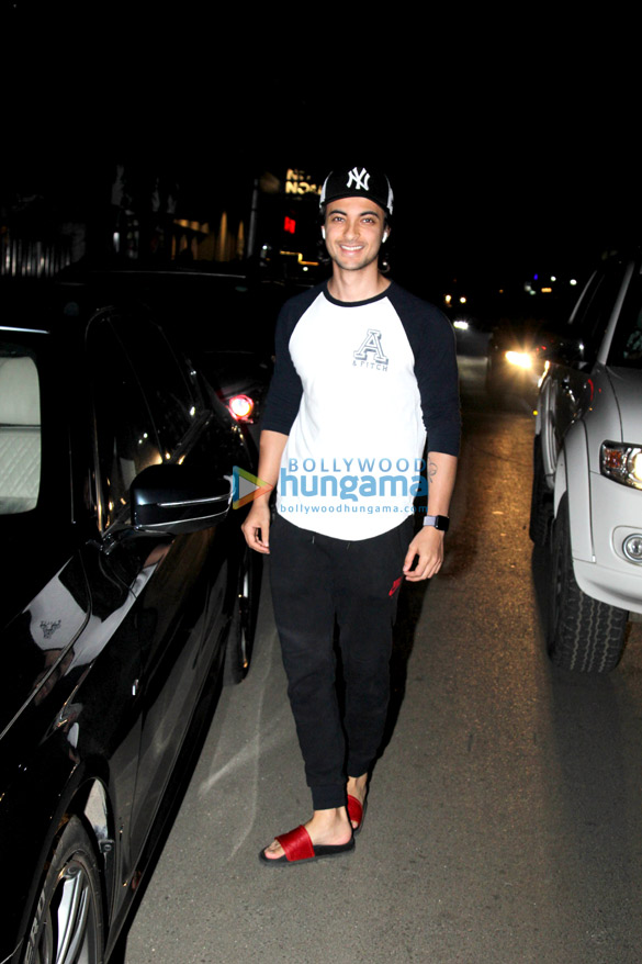 Aayush Sharma spotted at Bandra Aayush Sharma spotted at Bandra