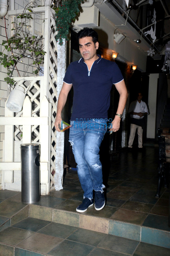 Arbaaz Khan snapped with friends at Smoke House in Bandra Arbaaz Khan snapped with friends at Smoke House Bandra