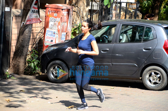 Shraddha Kapoor spotted jogging in Bandra Shraddha Kapoor spotted jogging in Bandra