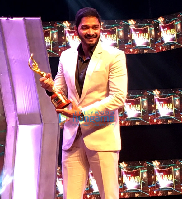Shreyas Talpade wins the Best Debut Director Award for ‘Poster Boys’ at Kalakar Awards in Kolkata Shreyas Talpade wins the Best Debut Director Award for 'Poster Boys' at Kalakar Awards in Kolkata