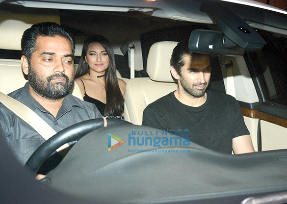 Celebs grace Karan Johar’s Valentine’s Day party Celebs grace Karan Johar's Valentine's Day party