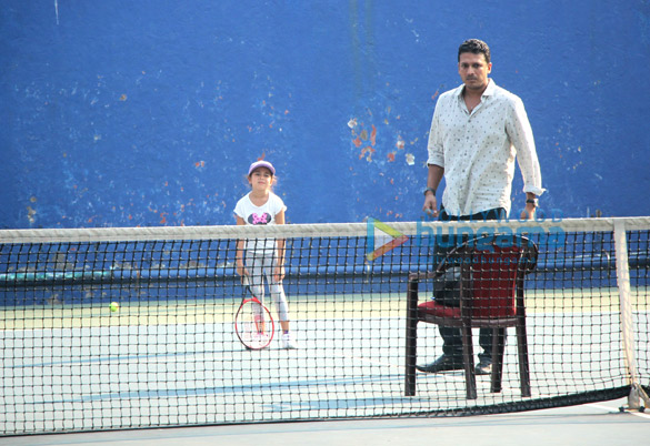 Mahesh Bhupathi snapped with his daughter at a tennis court in Bandra Mahesh Bhupathi snapped with his daughter at a tennis court in Bandra
