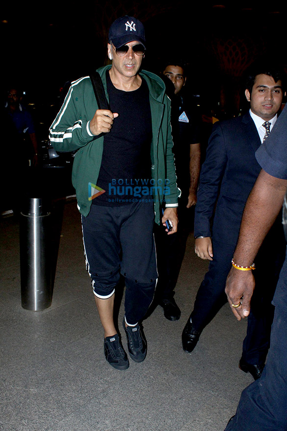 Akshay Kumar, Kangana Ranaut and others snapped at the airport