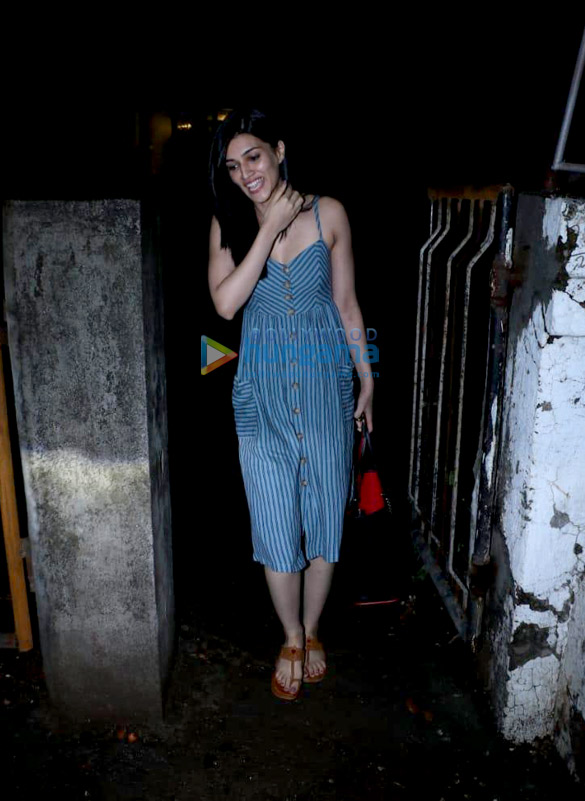Kriti Sanon and Nupur Sanon spotted at Kromakay salon in Juhu Kriti Sanon and Nupur Sanon spotted at Kromakay salon in Juhu