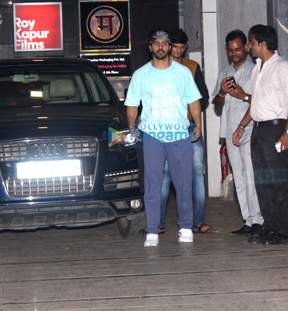 Varun Dhawan spotted outside his gym Varun Dhawan spotted outside his gym