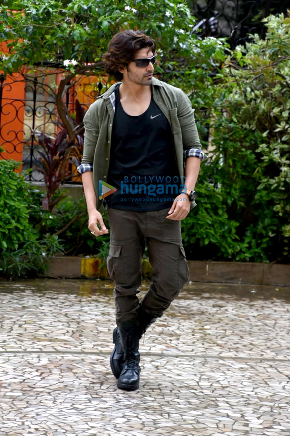 Gurmeet Choudhary and Harshvardhan Rane snapped promoting their film Paltan Gurmeet Choudhary and Harshvardhan Rane snapped promoting their film Paltan